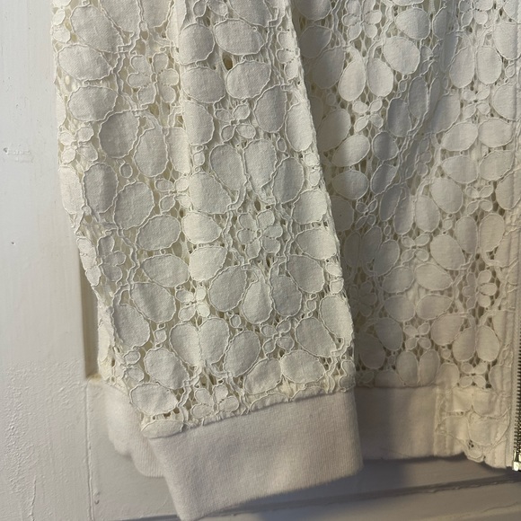 White Lace zip up jacket Torrid brand - Picture 3 of 4